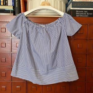 Ava & Viv Off the shoulder Short Sleeve Top. Size X